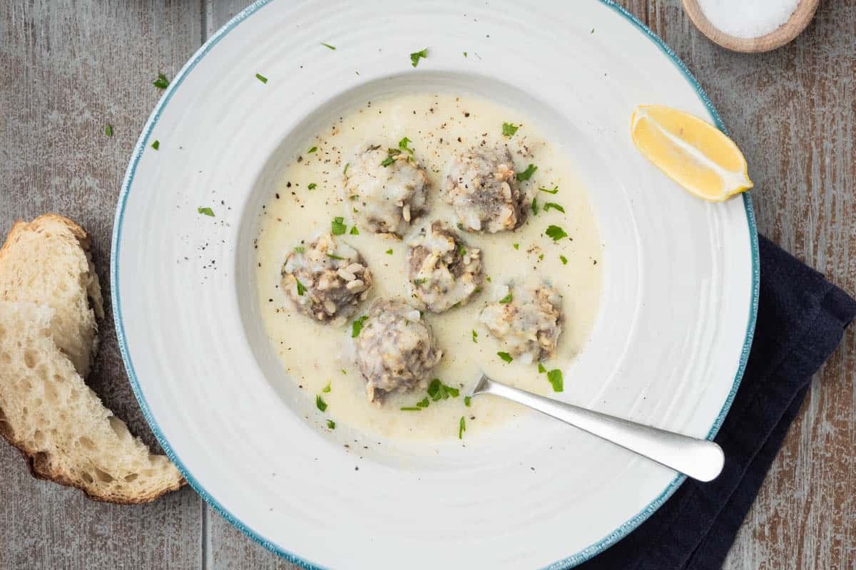 Easy Youvarlakia: Hearty Greek Meatball Soup for All Seasons